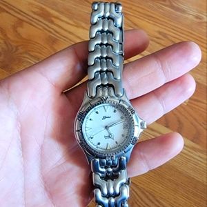 I am blessing my belair watch.  in perfect condition